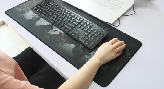 Mapa do mundo tamanho grande estendido profissional suave personalizado amazon borracha quente teclado mouse pads de borracha para jogos atacado